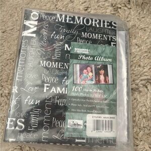 PIONEER Black and White Photo Album